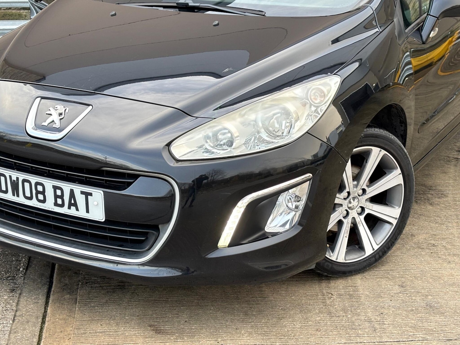 Used Peugeot 308 2013 for sale - 76936323: Photo 28