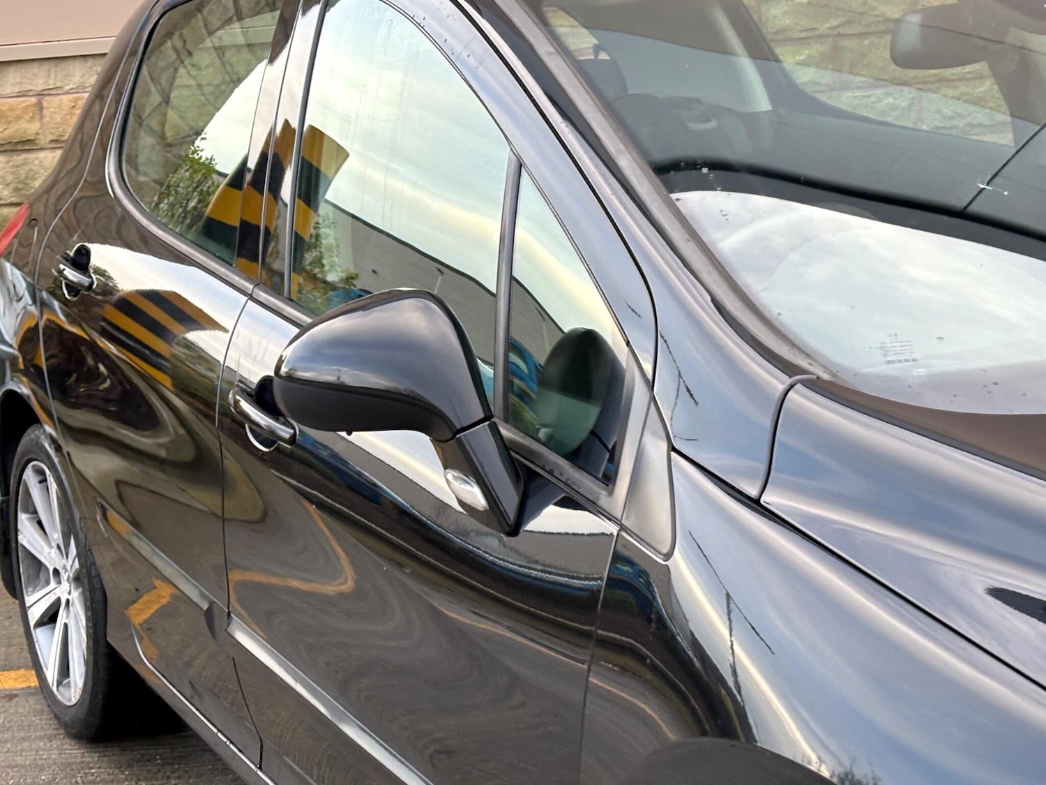 Used Peugeot 308 2013 for sale - 76936323: Photo 30