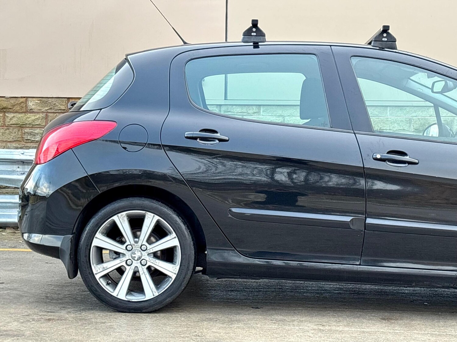 Used Peugeot 308 2013 for sale - 76936323: Photo 32