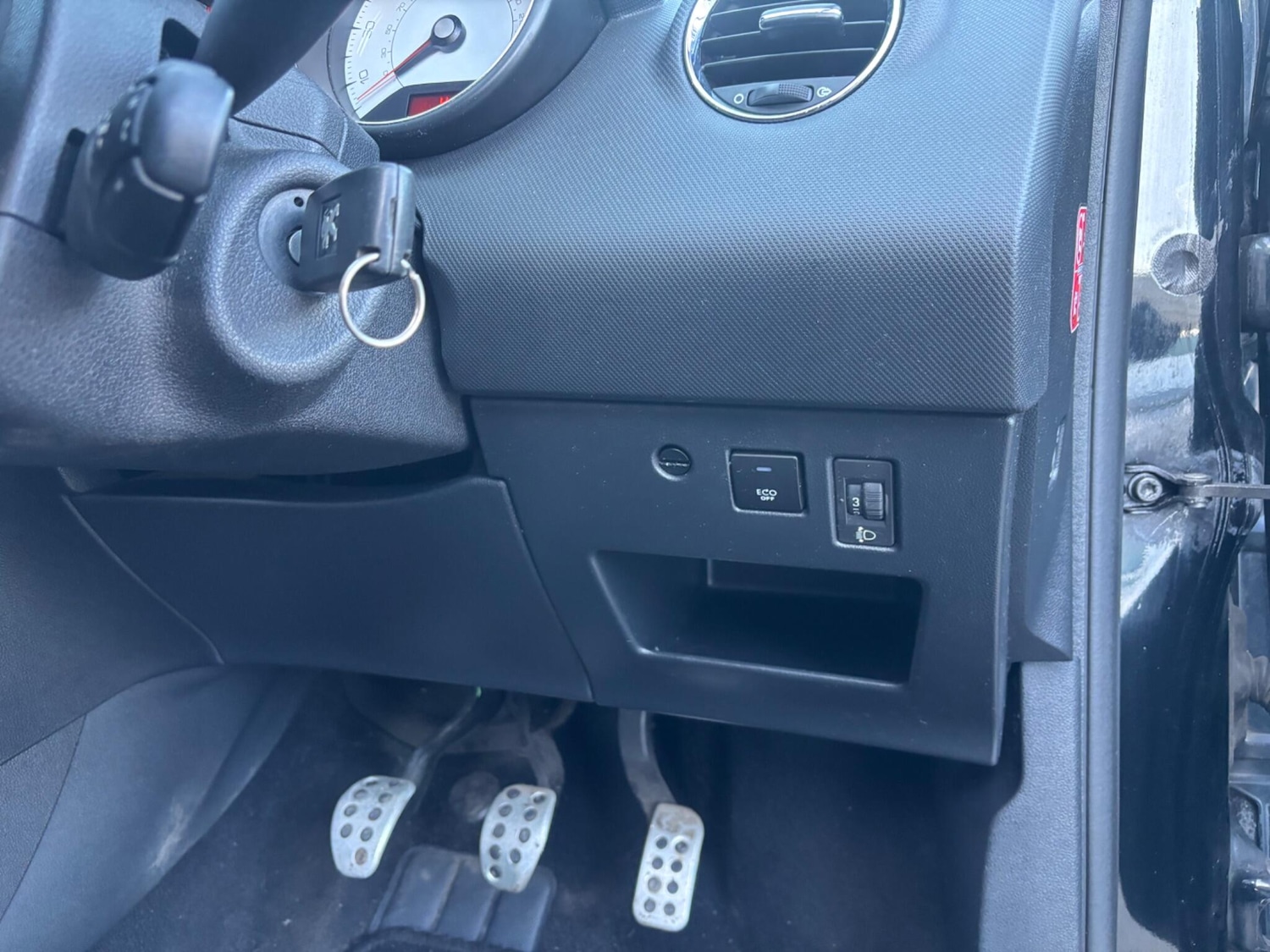 Used Peugeot 308 2013 for sale - 76936323: Photo 54