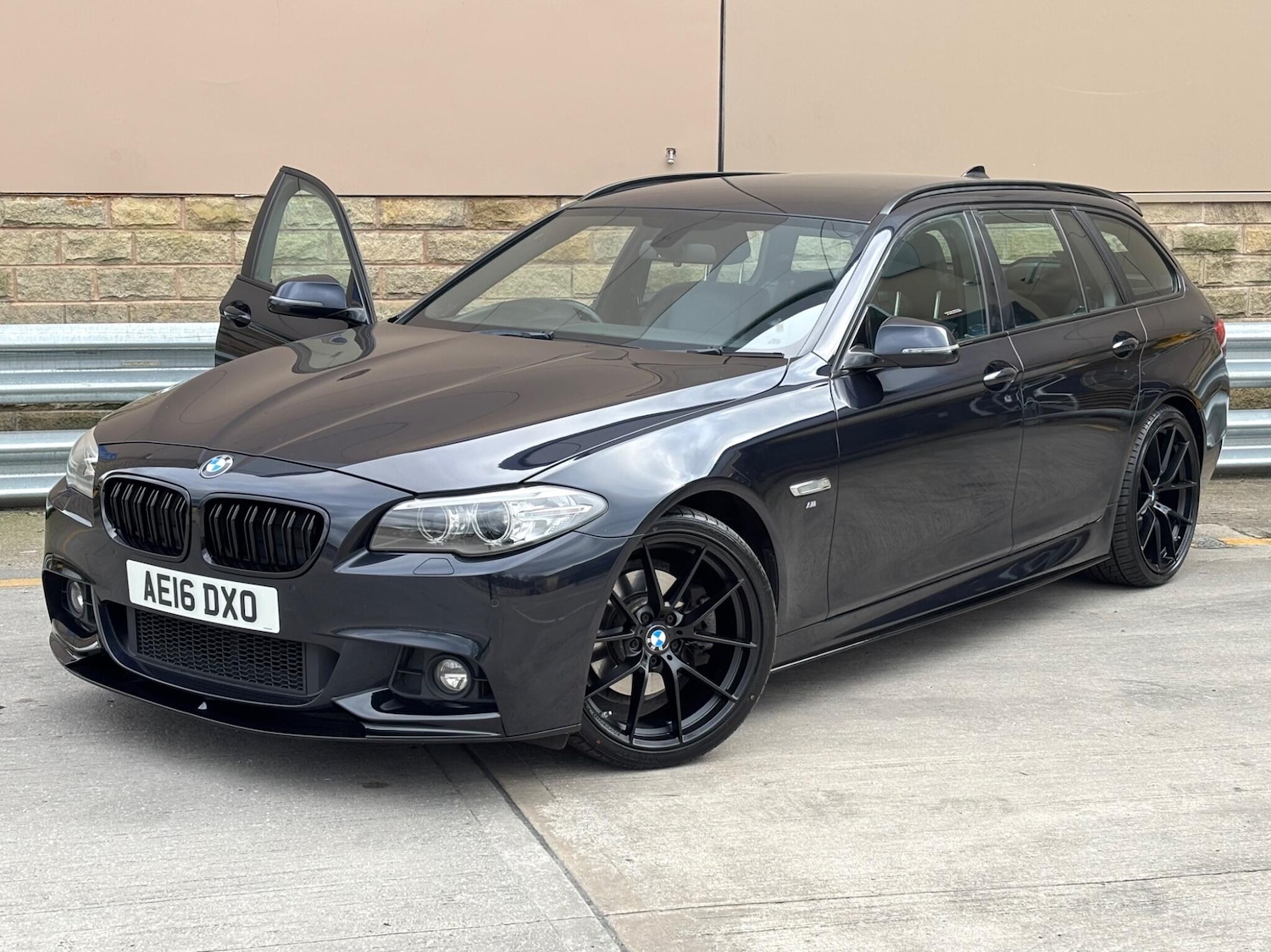 Used BMW 5 Series for sale - 77926213: Photo 2