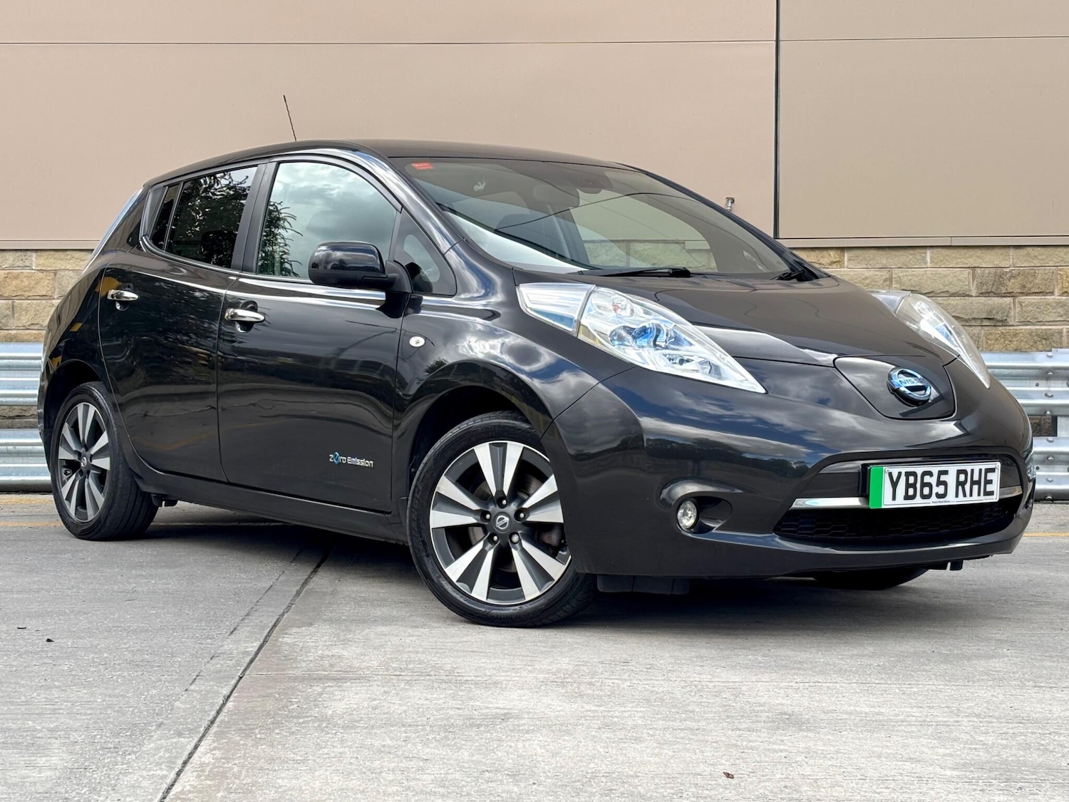 Used Nissan Leaf 2015 for sale - 76109300: Photo 1