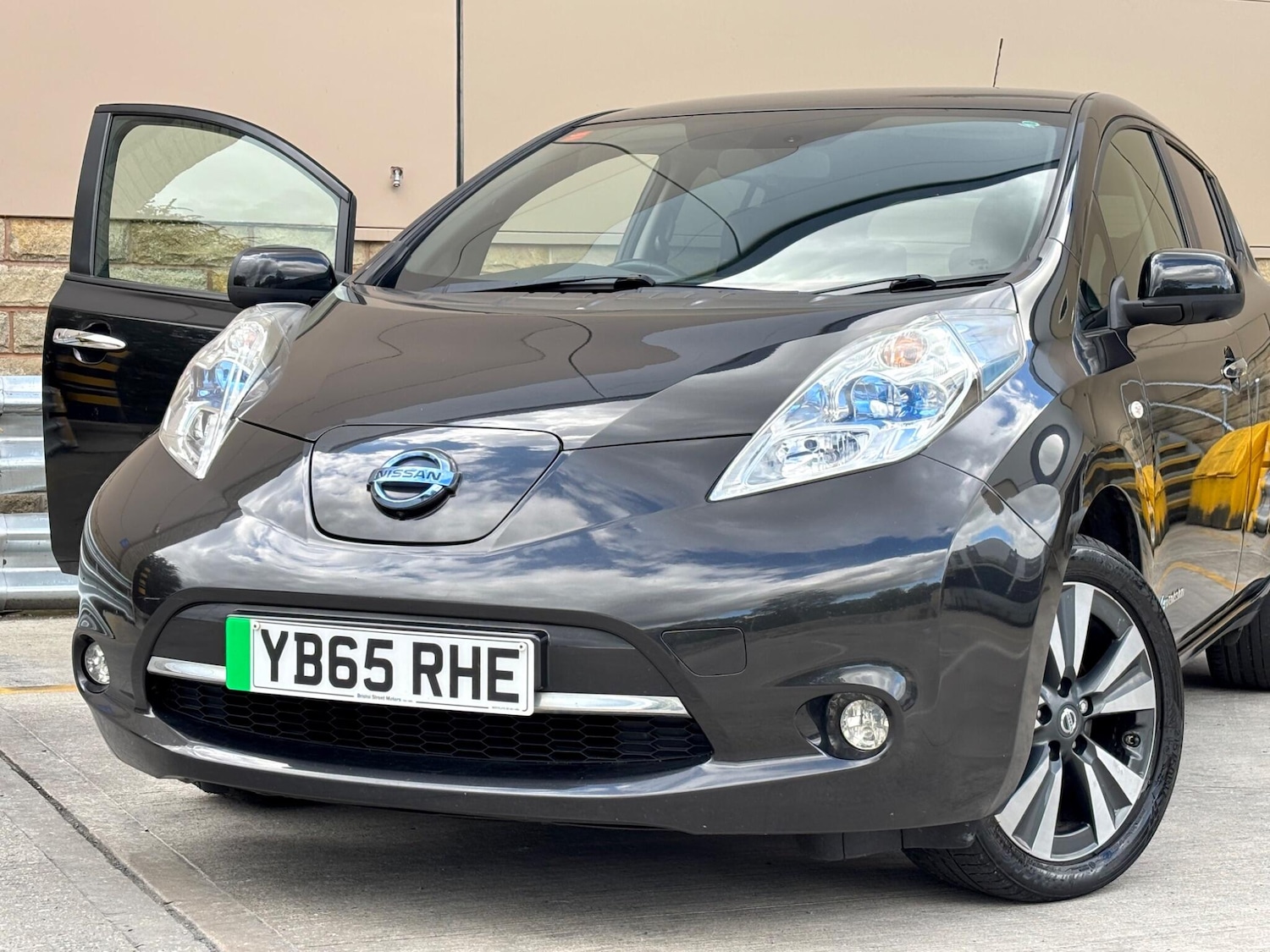 Used Nissan Leaf 2015 for sale - 76109300: Photo 27