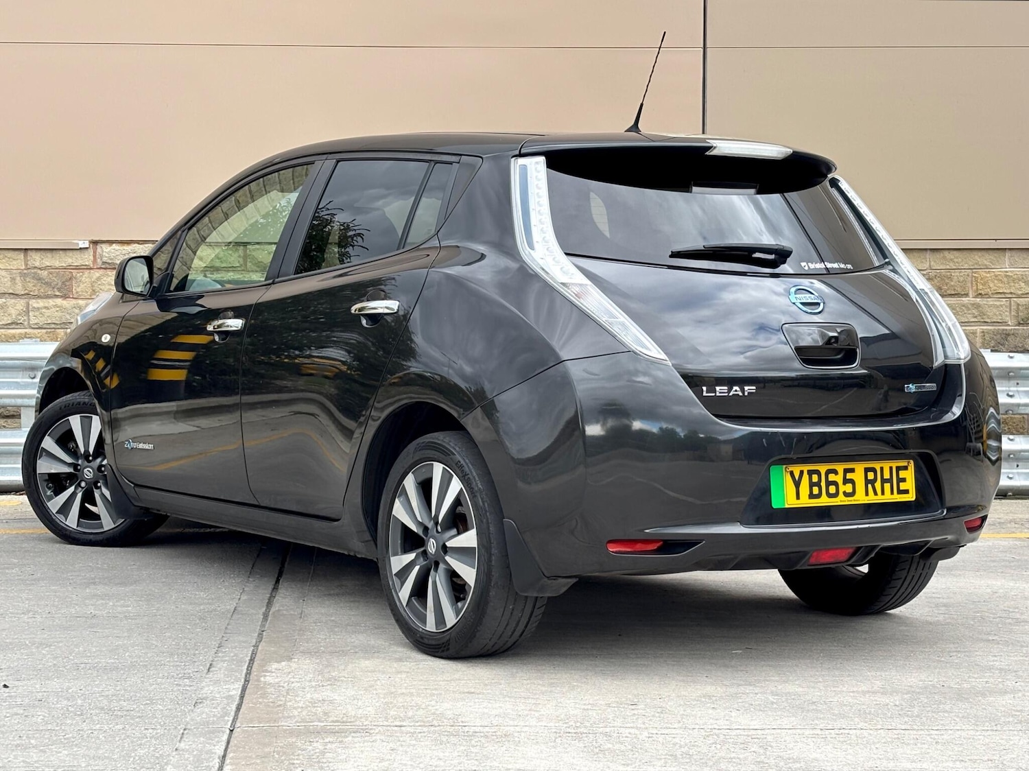 Used Nissan Leaf 2015 for sale - 76109300: Photo 3