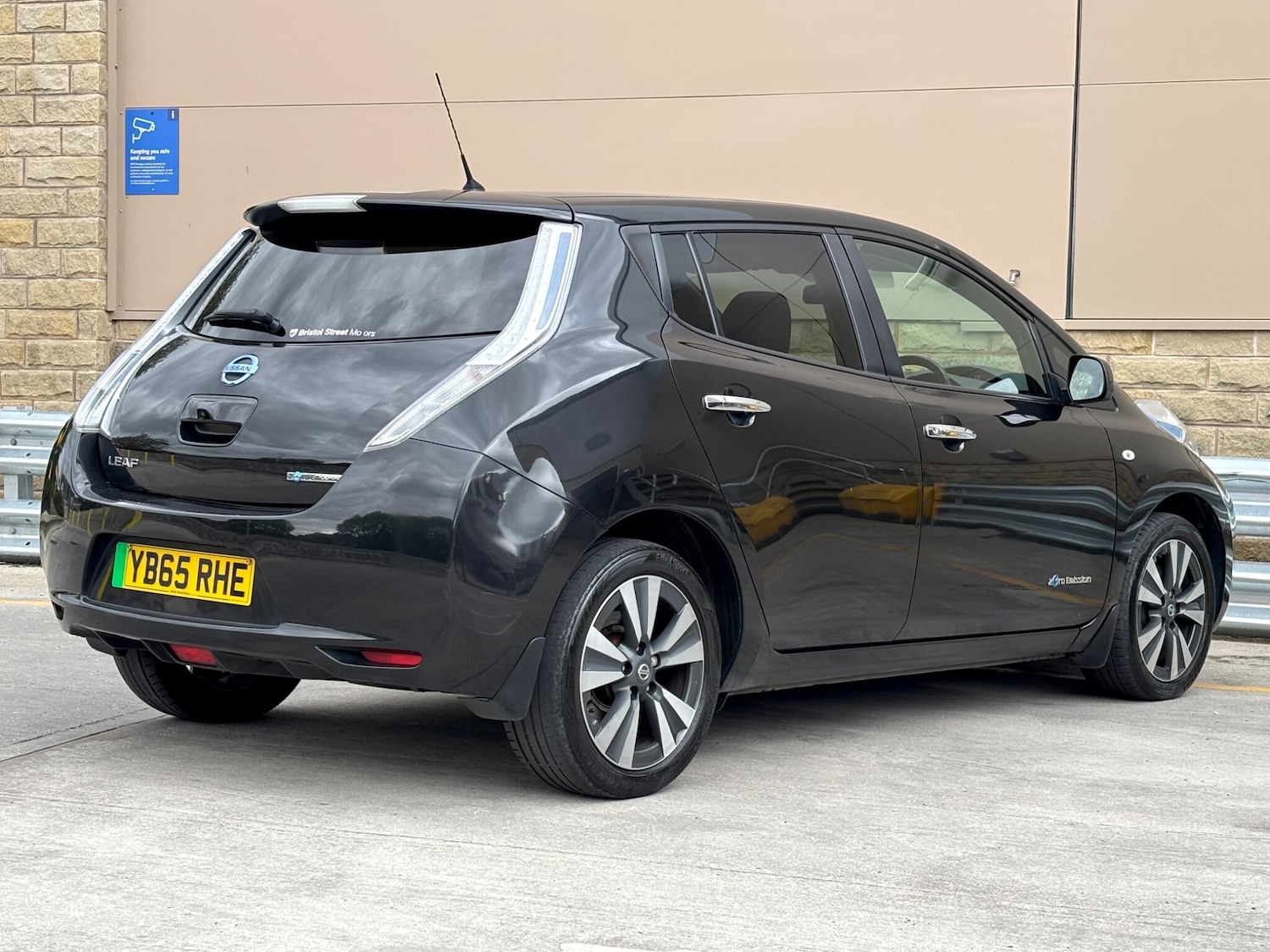 Used Nissan Leaf 2015 for sale - 76109300: Photo 4