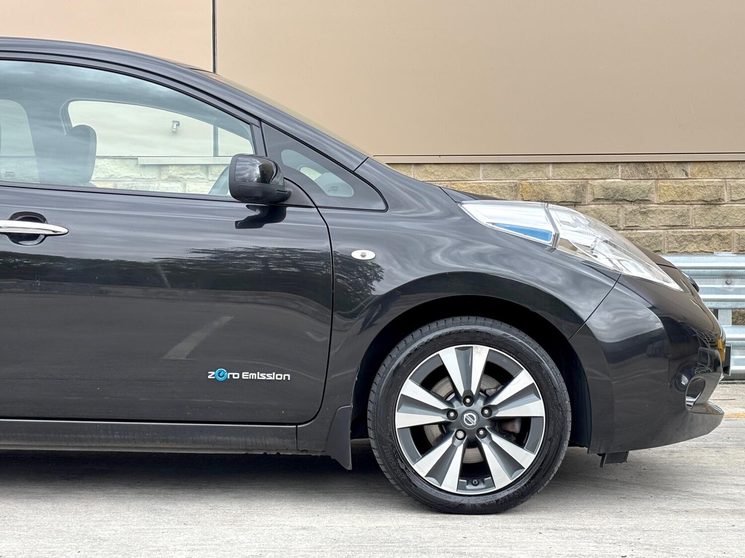 Used Nissan Leaf 2015 for sale - 76109300: Photo 40
