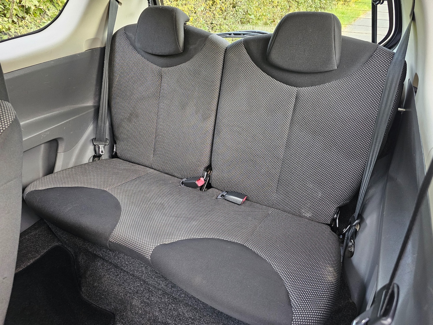 Used Toyota AYGO 2010 for sale - 76131071: Photo 10