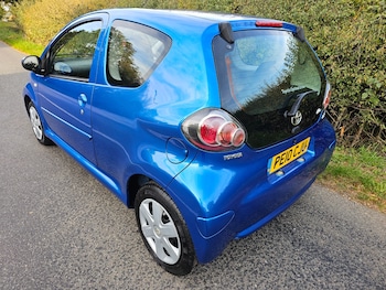 Used Toyota AYGO 2010 for sale - 76131071: Photo