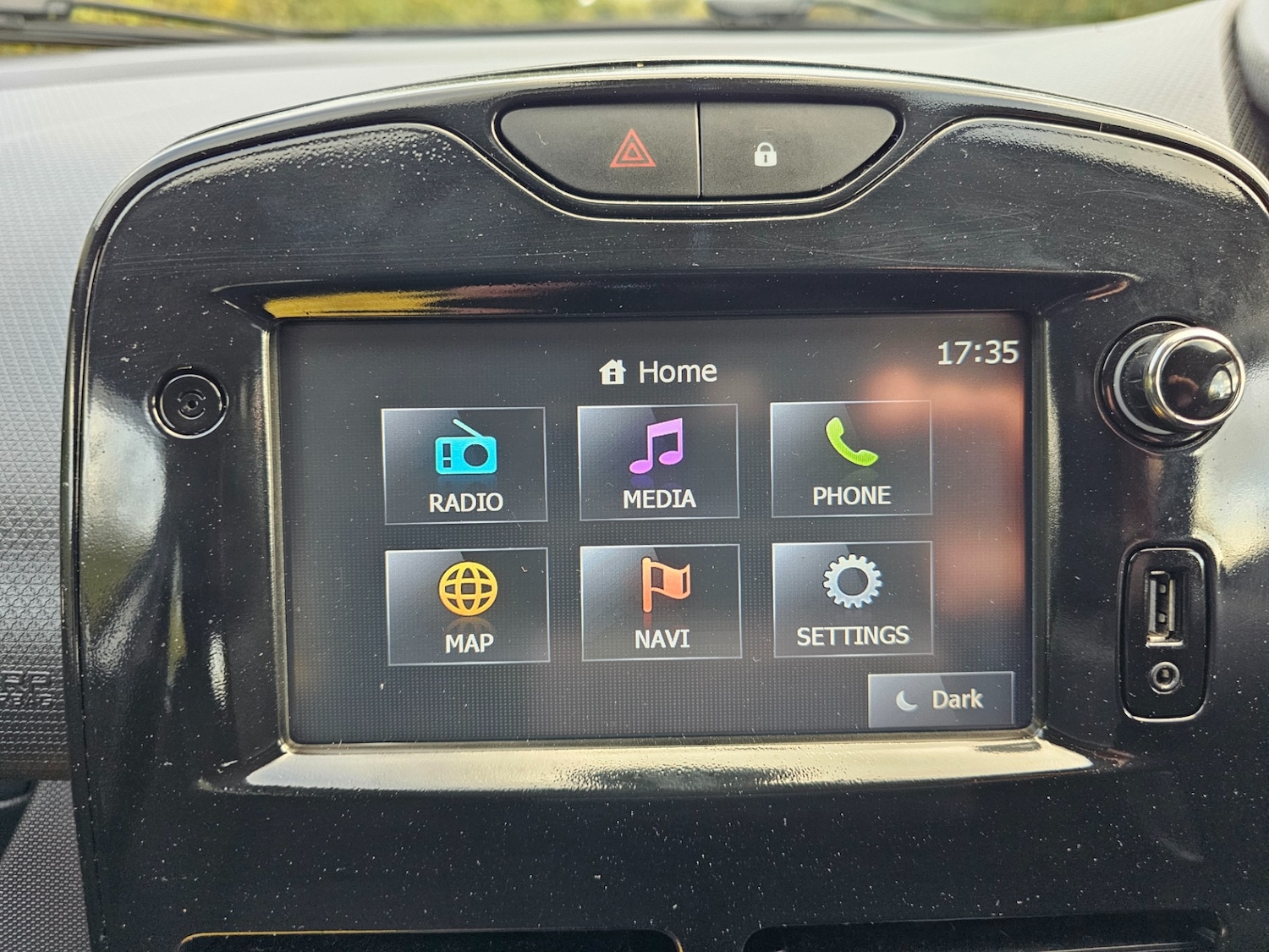 Used Renault Clio 2014 for sale - 76070012: Photo 16