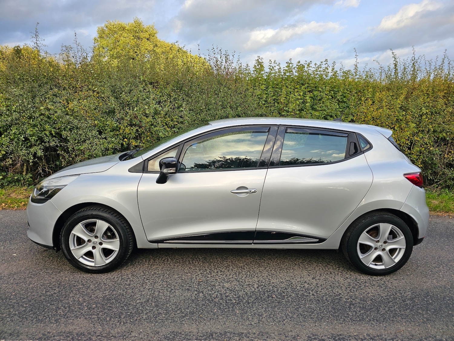 Used Renault Clio 2014 for sale - 76070012: Photo 2