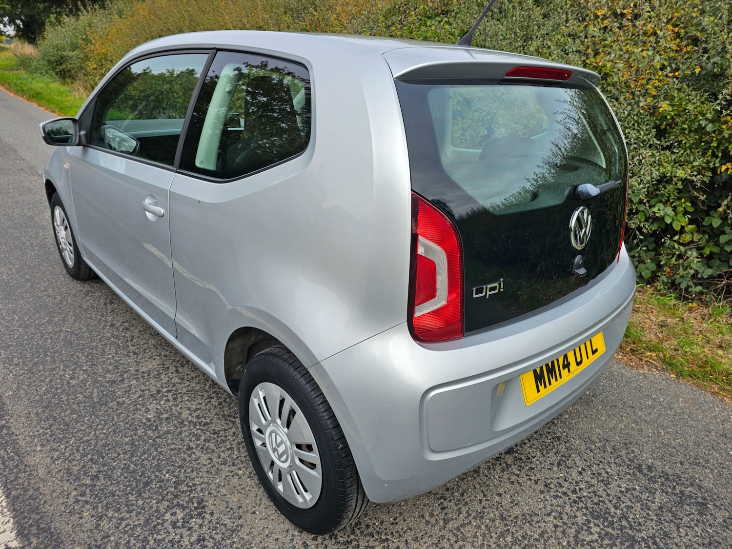 Used Volkswagen up! 2014 for sale - 76209170: Photo 3