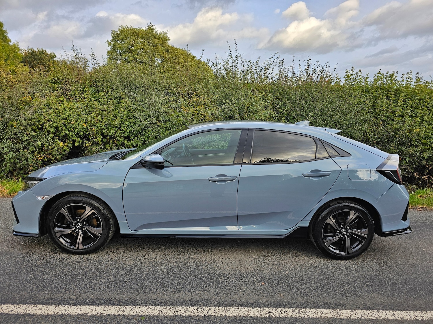 Used Honda Civic 2017 for sale - 76082333: Photo 2