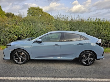 Used Honda Civic 2017 for sale - 76082333: Photo 2