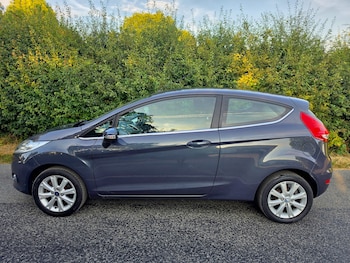 Used Ford Fiesta 2011 for sale - 79010692: Photo