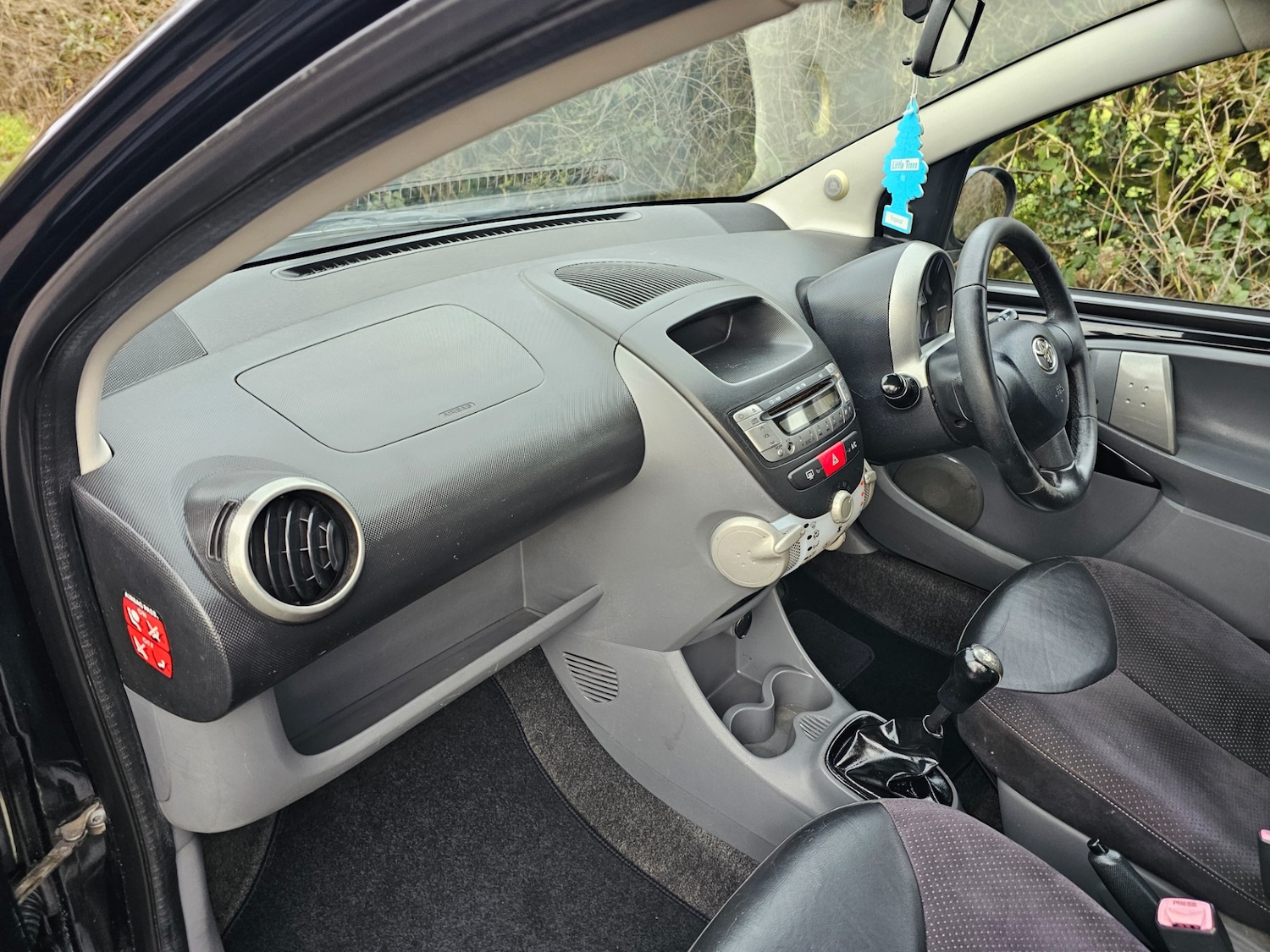 Used Toyota AYGO 2010 for sale - 77171151: Photo 3