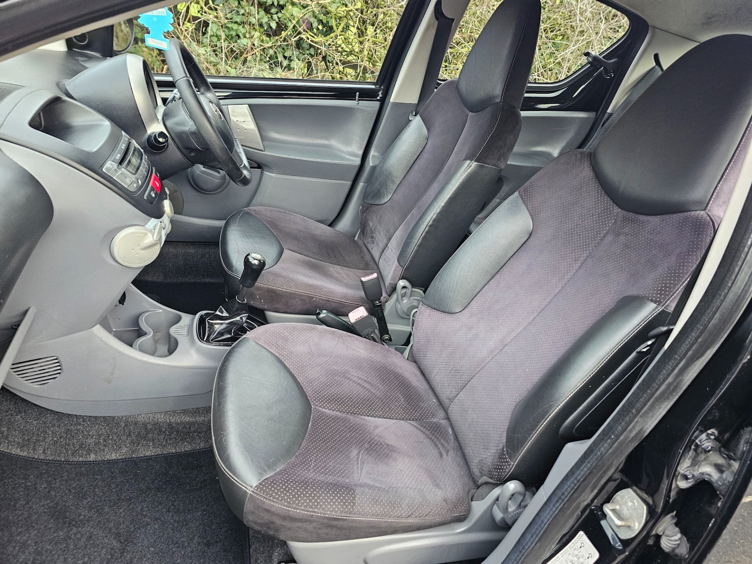 Used Toyota AYGO 2010 for sale - 77171151: Photo 4