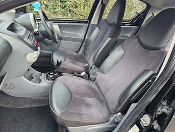 Used Toyota AYGO 2010 for sale - 77171151: Photo