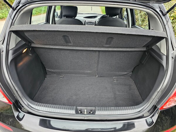 Used Hyundai i20 2014 for sale - 76197436: Photo 11