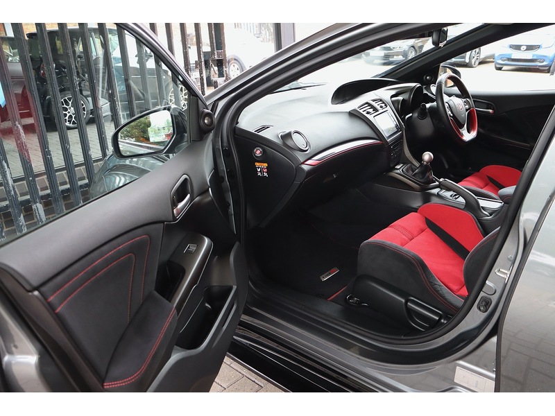 Used Honda Civic 2016 for sale - 76340063: Photo 32