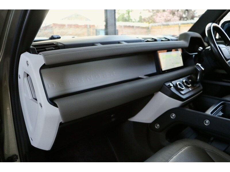 Used Land Rover Defender 110 2020 for sale - 77553565: Photo 24