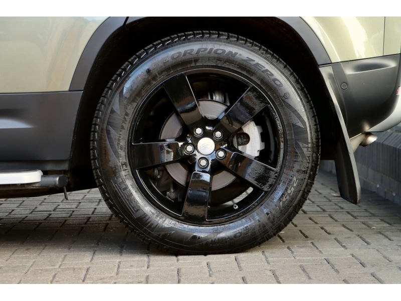 Used Land Rover Defender 110 2020 for sale - 77553565: Photo 9