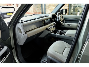 Used Land Rover Defender 110 2020 for sale - 77535581: Photo