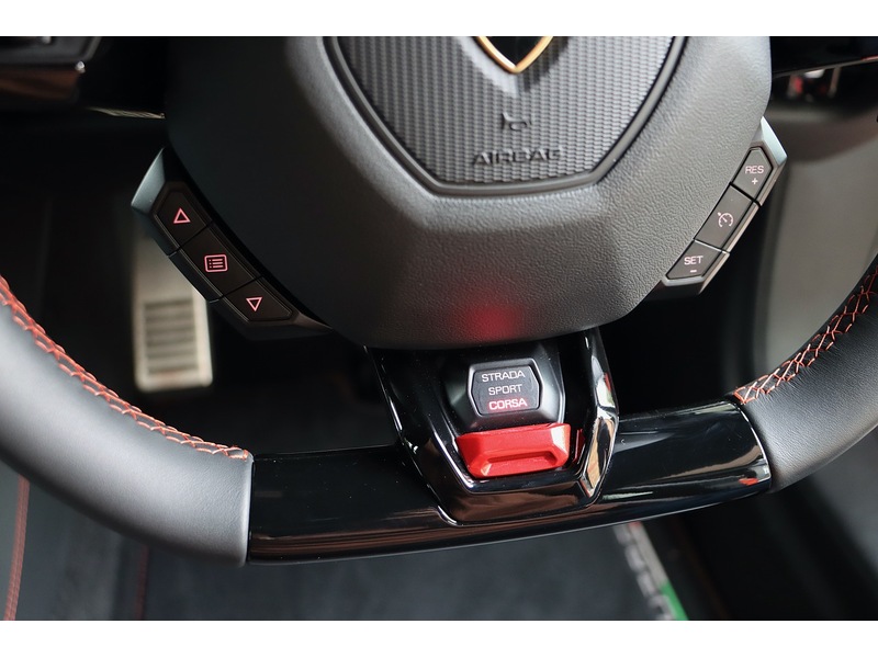 Used Lamborghini Huracan 2020 for sale - 76340068: Photo 44