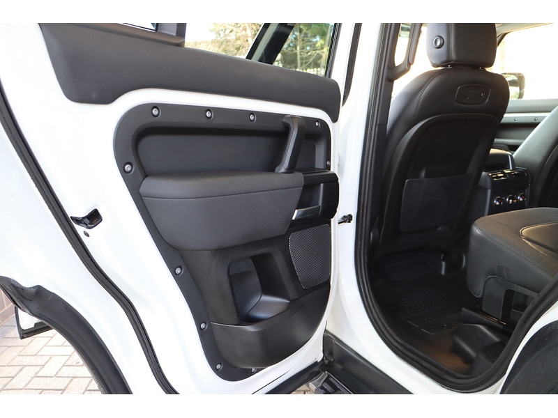 Used Land Rover Defender 110 2020 for sale - 77517529: Photo 17