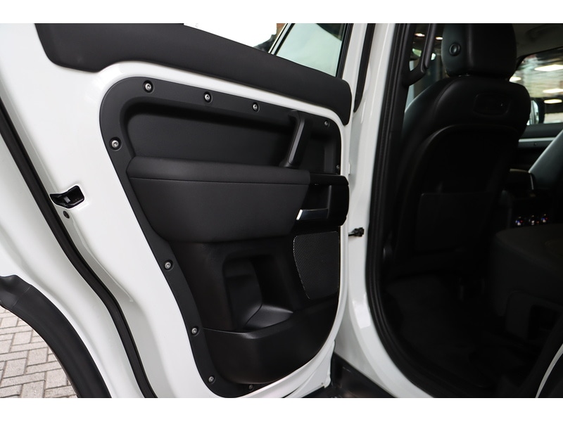 Used Land Rover Defender 110 2020 for sale - 77517529: Photo 24