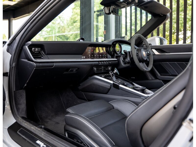 Used Porsche 911 2024 for sale - 76340055: Photo 42