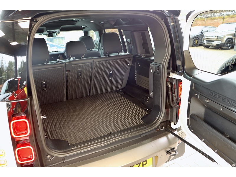 Used Land Rover Defender 2022 for sale - 78168008: Photo 32