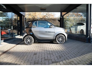 Used smart fortwo 2021 for sale - 76510395: Photo