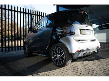 Used smart fortwo 2021 for sale - 76510395: Photo
