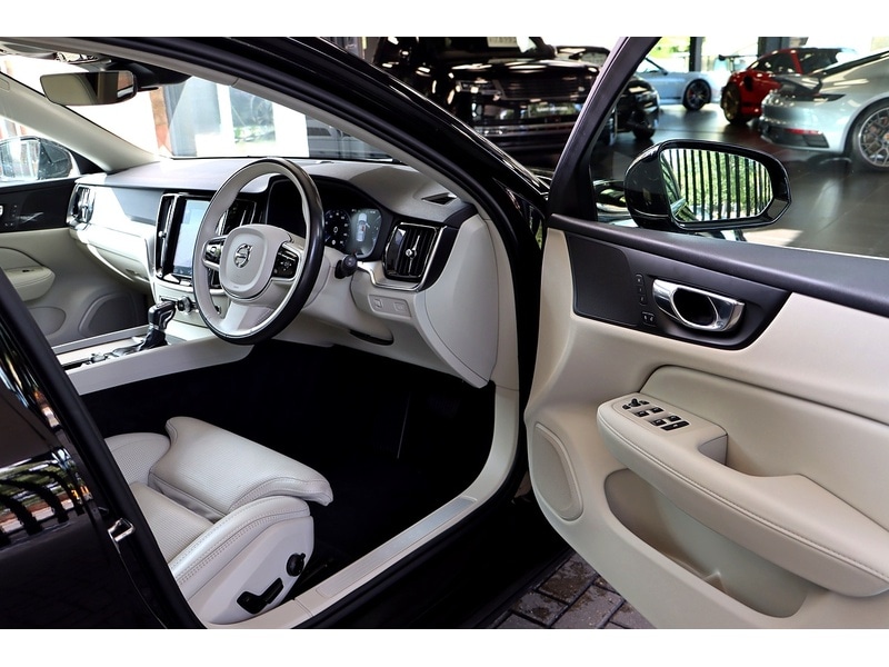 Used Volvo V60 2020 for sale - 76340067: Photo 10