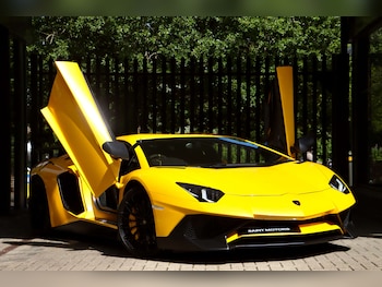 Used Lamborghini Aventador 2016 for sale - 79068801: Photo