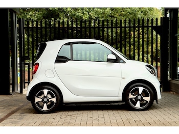 Used smart fortwo 2021 for sale - 76340064: Photo
