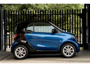 Used smart fortwo 2018 for sale - 76340058: Photo
