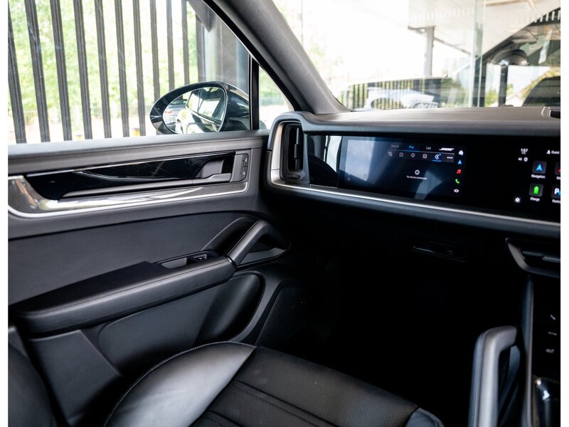 Used Porsche Cayenne 2025 for sale - 76340061: Photo 25