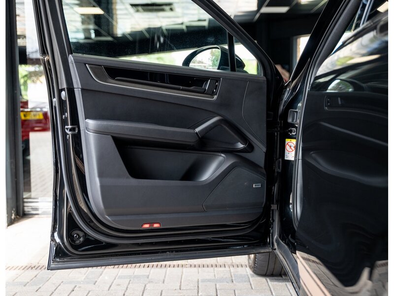 Used Porsche Cayenne 2025 for sale - 76340061: Photo 33