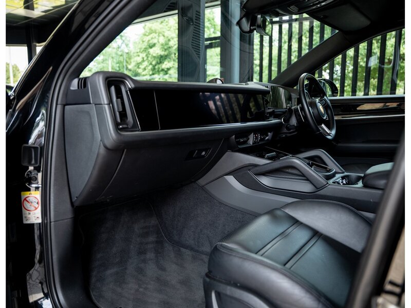 Used Porsche Cayenne 2025 for sale - 76340061: Photo 34