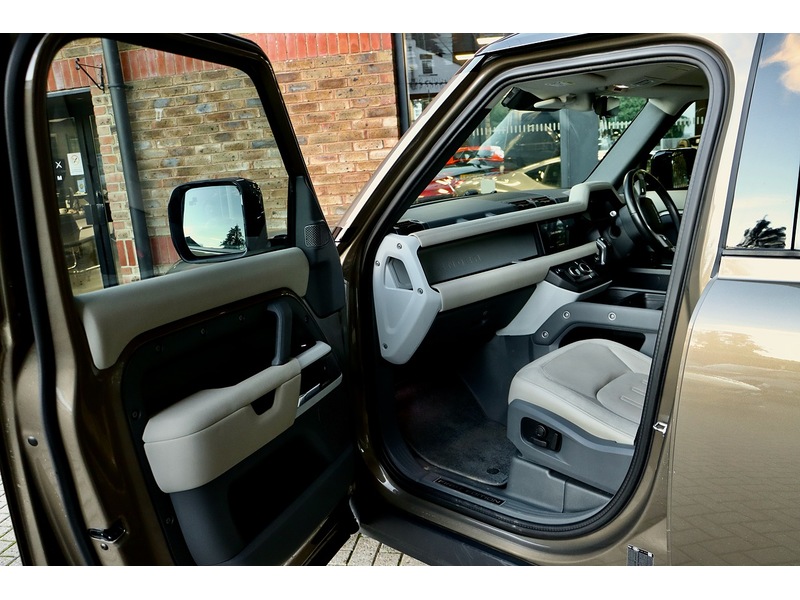 Used Land Rover Defender 2020 for sale - 76712135: Photo 7