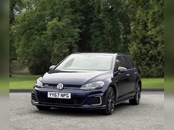 Used Volkswagen Golf 2017 for sale - 77890993: Photo