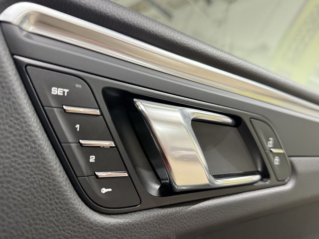 Used Porsche Macan 2019 for sale - 76686541: Photo 17