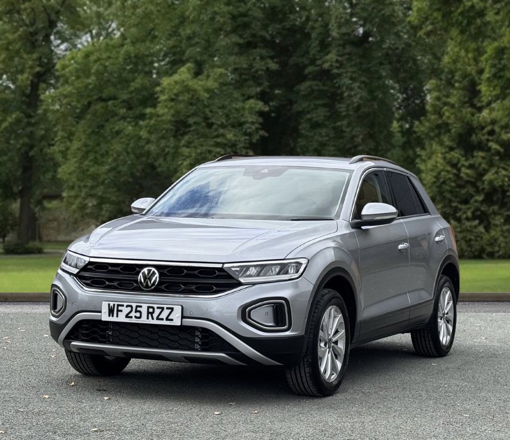 Used Volkswagen T-Roc 2025 for sale - 76304269: Photo 2