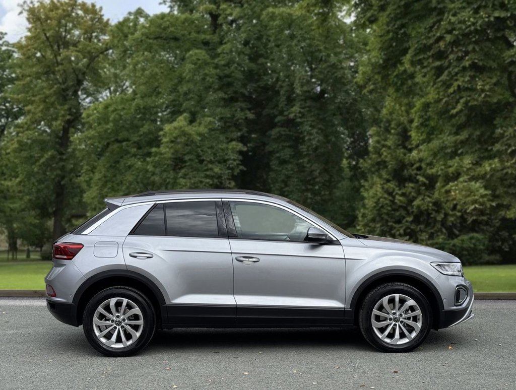 Used Volkswagen T-Roc 2025 for sale - 76304269: Photo 3