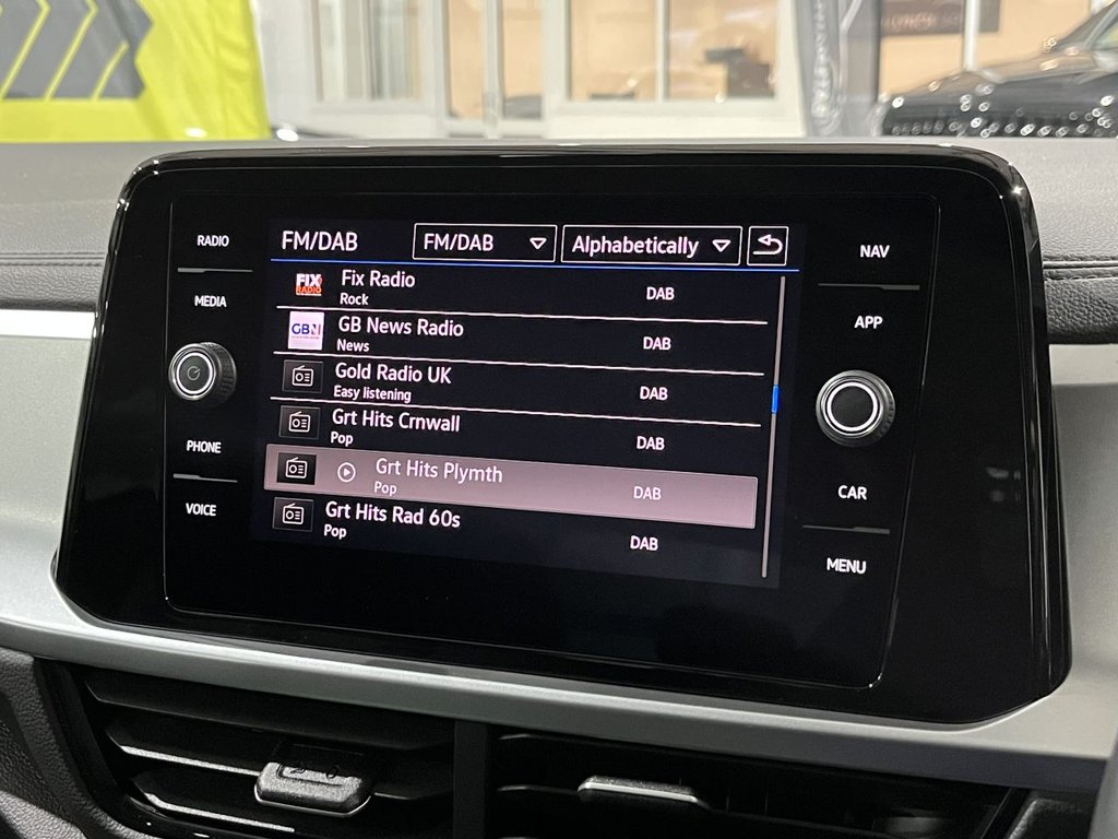 Used Volkswagen T-Roc 2025 for sale - 76304269: Photo 30