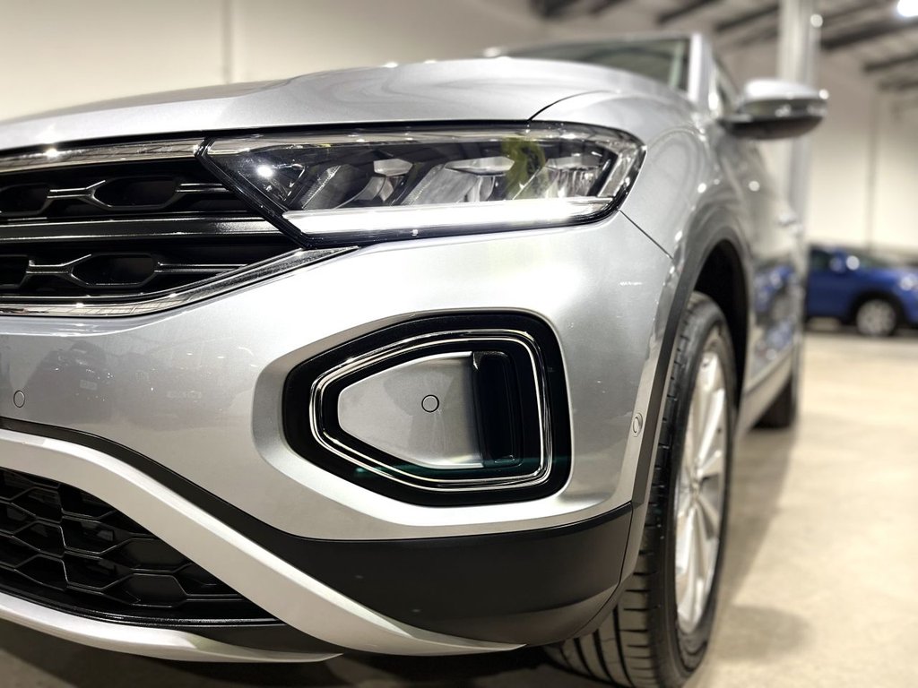 Used Volkswagen T-Roc 2025 for sale - 76304269: Photo 8