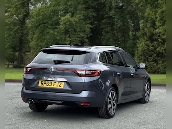 Used Renault Megane 2019 for sale - 75798983: Photo