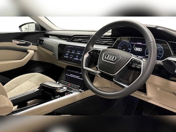 Used Audi Q8 2023 for sale - 78924059: Photo