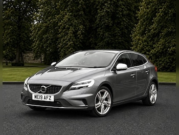 Used Volvo V40 2019 for sale - 79462129: Photo